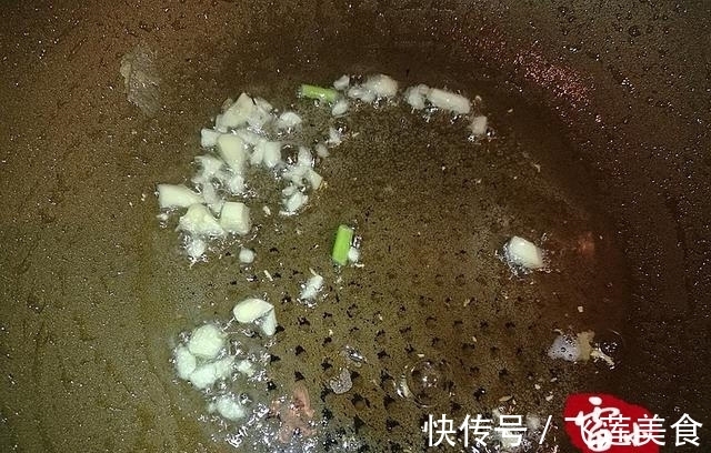 孩子最喜欢吃的菜，每次都能吃两碗饭，常吃还能保护视力！