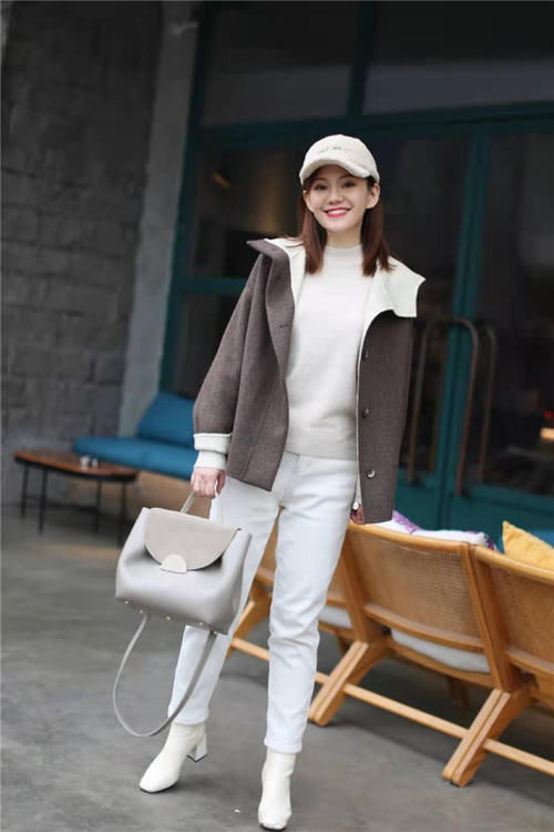 女人到了中年，最好少穿这3种颜色，不是显老就是装嫩，快自查！