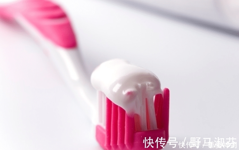 小伙伴们|家里的金属首饰黑了,需要去店里面清洗吗?在家清理一下吧
