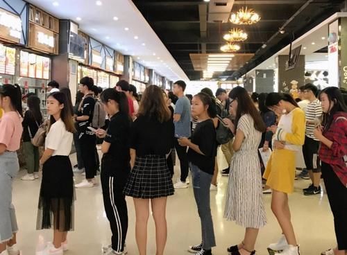 为啥大学食堂的饭菜“便宜又好吃”学姐说出原因，众人恍然大悟