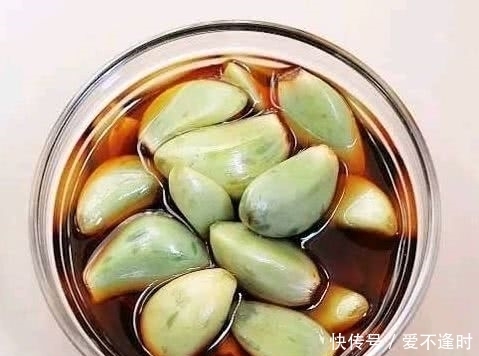 早食|大蒜泡一寶,能撫平大肚子,腰腿不酸疼,消食化積,早食早好