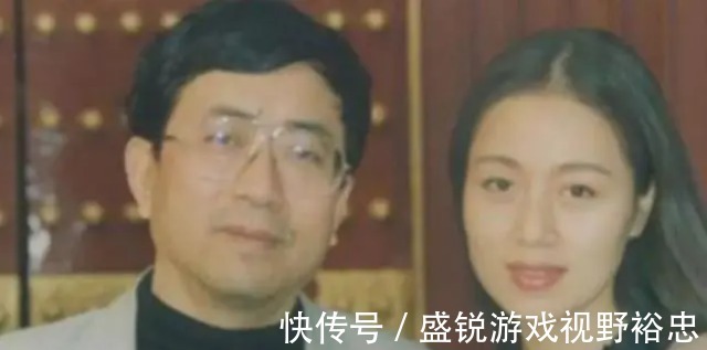 棉纺厂@余秋雨靠妻子寄打工费生活,成名后却抛弃妻子,娶“唐僧母亲”