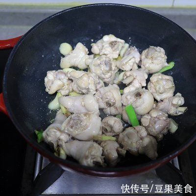 三杯鸡|这道#夏日开胃餐# 台式三杯鸡，我一年四季都想吃