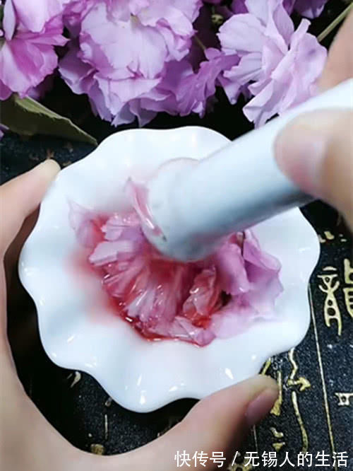 樱花|手艺人自制“樱花口红”,开局闹着玩呢结局这才是纯天然