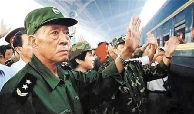 董万瑞|22年前,那个在98抗洪中创造“千年一堵”的董万瑞,如今怎么样?