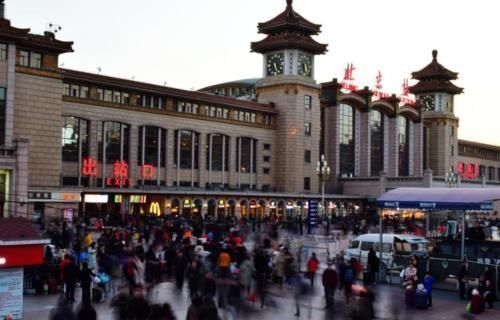 地铁站|哈佛校长坦言:孩子讨厌读书,家长带他去这三个地方,比打有用