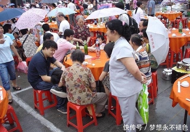  难得一见的乡村酒席，场面震撼