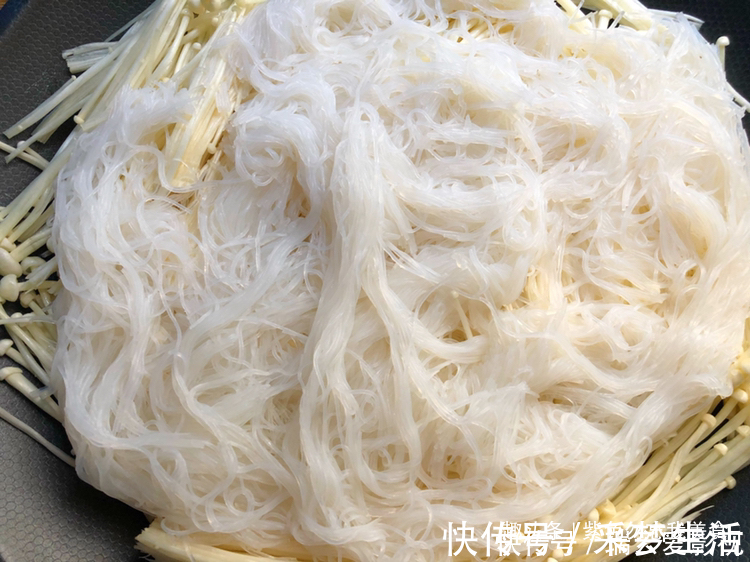 美味|花蛤最好吃的做法,不焯水不爆炒,肉质鲜嫩还美味,超解馋