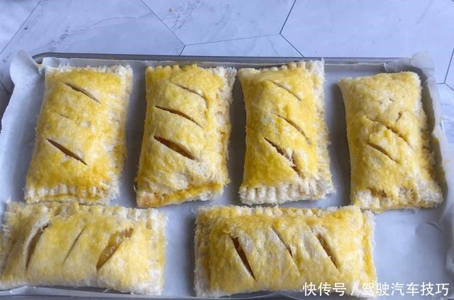 早餐,女儿和我迷上了吃它,外皮香酥,馅香甜果味足,2元钱搞定