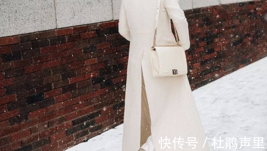 hold|秋冬颜色这样搭，同色系搭配太气质了