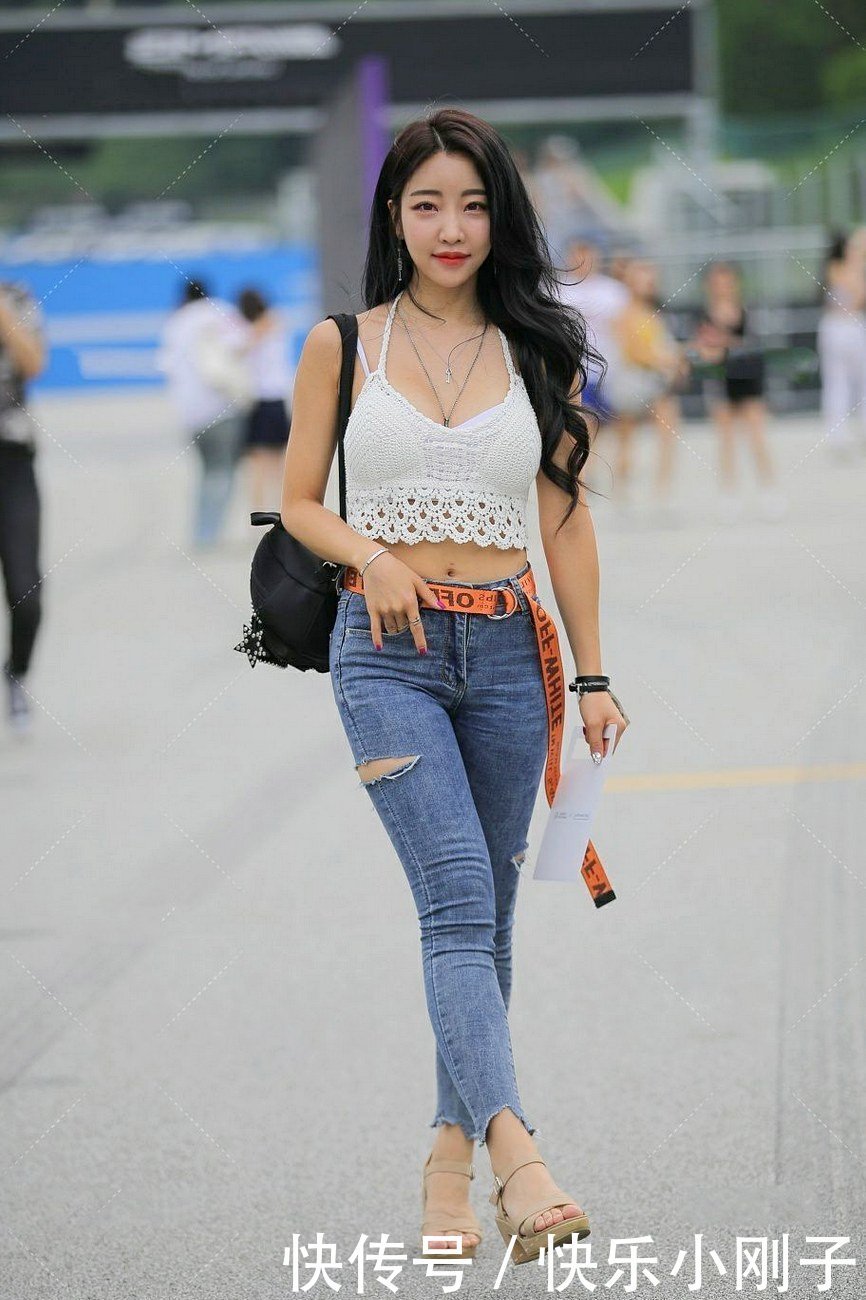 非常香甜的北方美女,你在街边能看到什么时尚