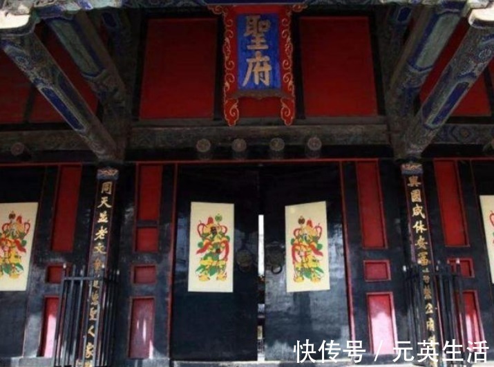 孔府|纪晓岚为孔府题词，却故意写错2字，300多年来为何无人能改？