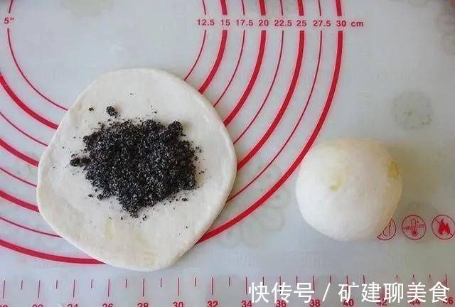 油酥糖饼，这么做暄松香甜，大人小孩抢着吃！