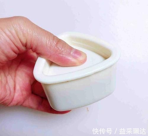 妈妈坚持晚餐吃这个蔬菜，50岁了小肚平坦坦，原来它真能刮油