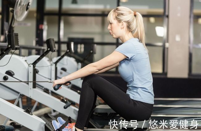 拉动|划船机锻炼什么部位?除了减脂瘦身,还能练到这4处肌肉