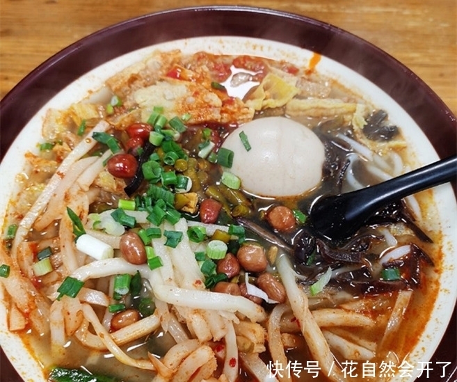 东北女孩晒家乡小吃在朋友圈火了,网友:看饿了,求蹭饭!