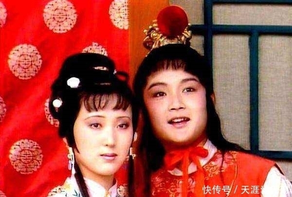 贾宝玉|红楼梦:薛宝钗和林黛玉的差别有多大?看一看两人化妆后样子吧