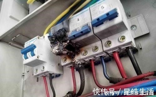 零线|漏保不间断跳闸,把零线跟火线相碰之后就不跳了,是什么原因!