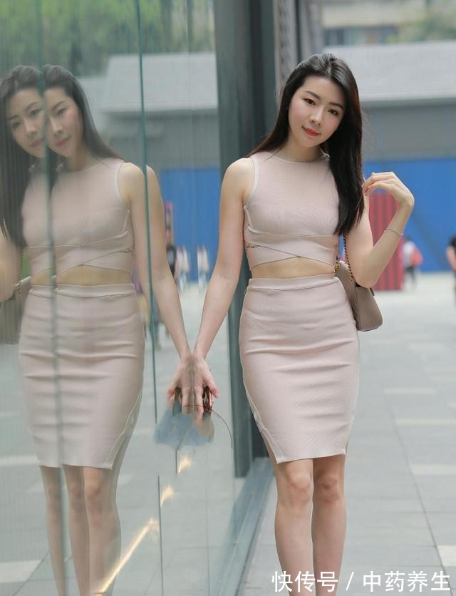 美女 肉色裙的美女都耐看,越看越香!