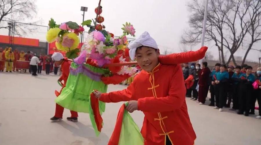 花杠舞|德州非遗第四次登上央视！民俗花杠舞，“花枝招展”闹元宵