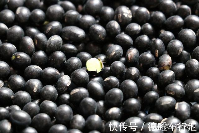 冬天|冬天要常吃黑豆,教你简单做法,做一次够吃半个月,随吃随取