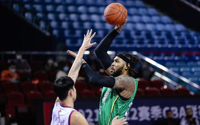 辽宁|CBA最新排名:辽宁第1,广东第7,上海战绩狂飙,北京正式亮剑