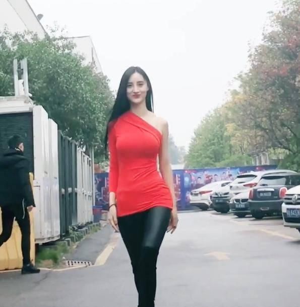 清新甜美的网红小姐姐,百看不厌,却又让人记不住她的美