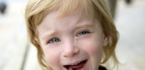 不听话|孩子被打后若有这些反应,实际上是在“求救”,请家长们别再打了