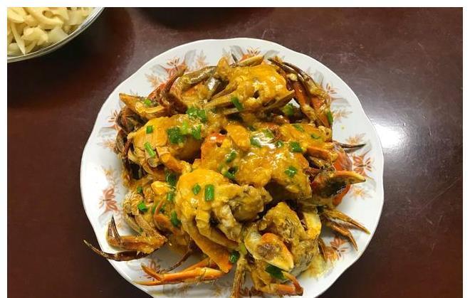 锦菜|三个人的晚餐不将就，荤素搭配营养好，家人吃得满足，贵也值