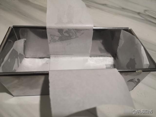 家有烤箱的一定要试试，不用打发，简单搅拌就能做的蛋糕，太香了