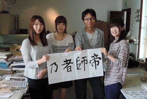 书法#日本初一女生书法真厉害:魏碑书法收放自如,胜过国内很多专家