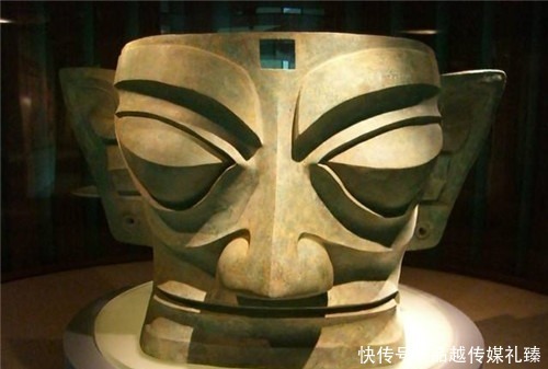 改写|老农挖出“绿色人脸”,还原后不敢置信,专家:蜀国历史要被改写