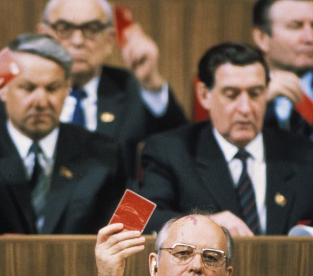 从前|太惨!从前苏联领头人到晚年演电影,戈尔巴乔夫晚年是怎么过的