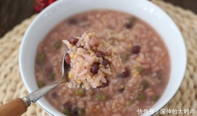 调养身体要靠睡眠,失眠多梦常喝“它”,一夜无梦,睡到大天亮