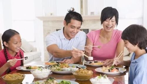 晚餐最好少吃这3类食物，或许助你改善睡眠，早知早好