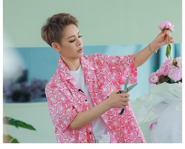 花儿与少年|宁静透露参加《中餐厅》原因，将节目推上了热搜！这话也就她敢说