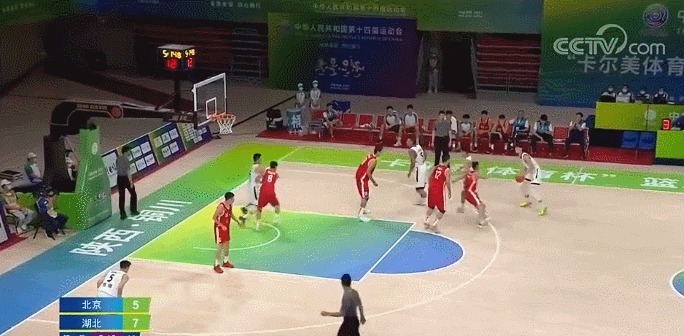 阿典|第一场就爆!又扣又帽!打崩NBA落选秀!他真是中国男篮的未来