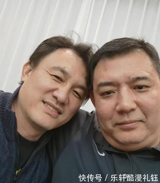 广东队|三消息!巩晓彬郝伟秀合影,曝辽篮新外援出炉,首钢男篮或四外援