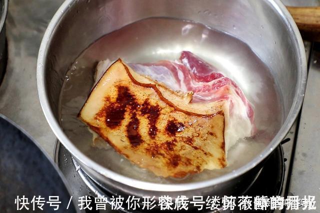 炖猪肉时，这1种调料不能放，否则猪肉又老又柴，很多人都不懂