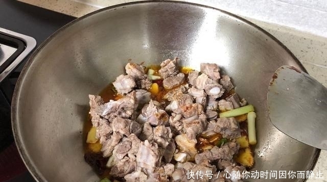 这道菜|孩子生长期，每周吃一次这个菜，营养丰富，孩子不愁长不高