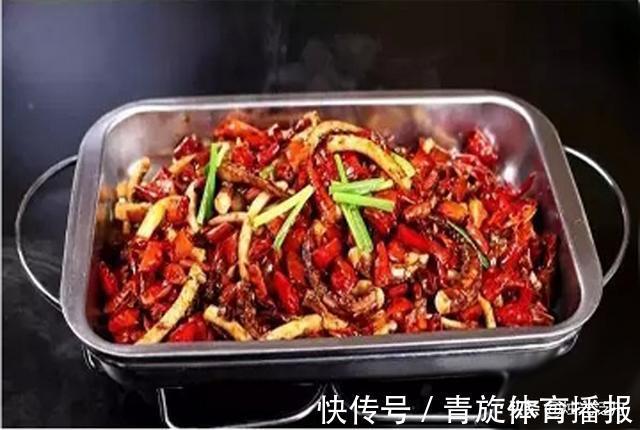 煲仔酱|美食推荐：钢锅鱿鱼、葱烧柚皮烧腩、山水墨鱼饺子制作方法