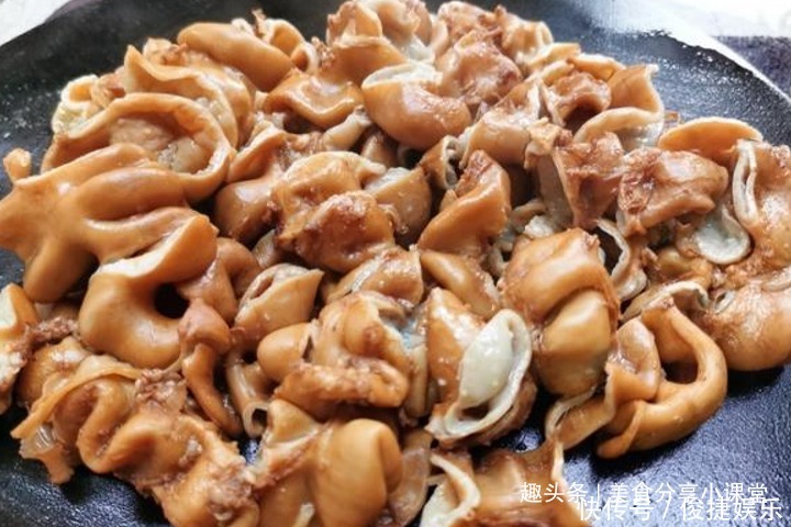 干煸肥肠最好吃的做法,简单几步就上桌,外酥里嫩又下饭,特解馋