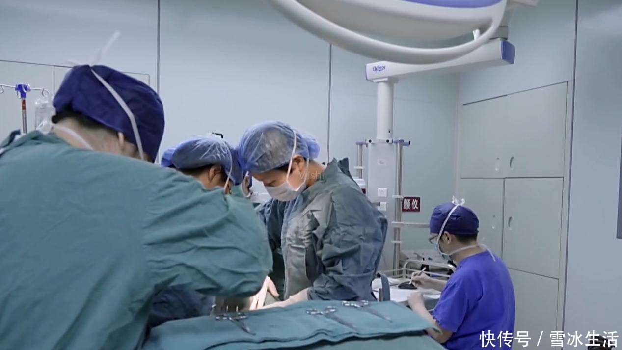 观摩|“凭什么围观我生孩子”宝妈临产被实习生观摩,情绪激动难自制