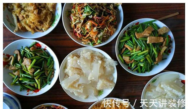 老公带老板来家吃饭,我简单准备了一桌菜,饭后他老板夸我手艺好