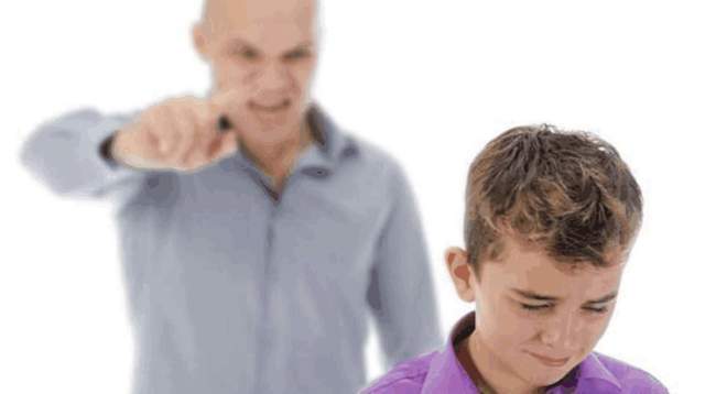 杏仁体|孩子挨打后,有以下几种反应,说明身心已受到伤害,父母该停手了