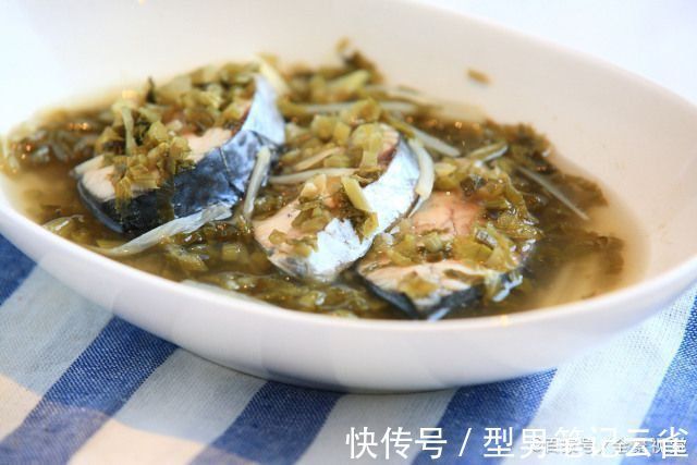 喝酒|对胃伤害最大,不是喝酒不吃早餐,而是这3件事,许多人每天都做