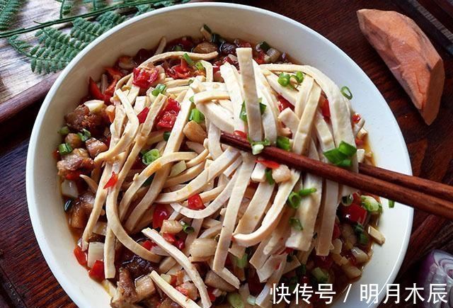 一日三餐|秋冬进补，少吃鸡鸭牛羊多吃它，入口鲜香又好做，我家经常吃