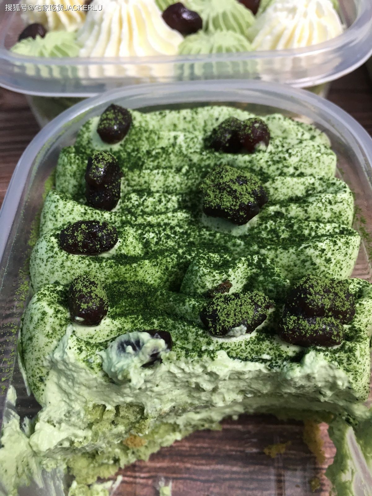 抹茶蜜豆盒子蛋糕,淡淡茶香配上甜蜜奶油,清新不甜腻。