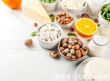 骑自行车|60岁大爷膝关节炎后，每天这样做，膝盖慢慢不疼了