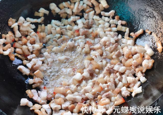 做炸酱面,炒酱是关键,教您详细做法,酱香浓郁,在家也吃得香